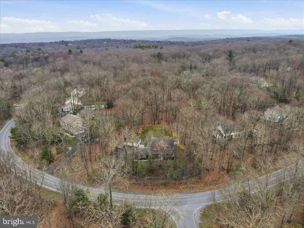 $649,900 | 9 Hickory Drive, East Stroudsburg, PA 18301
