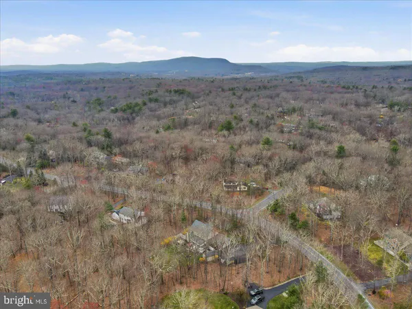 $649,900 | 9 Hickory Drive, East Stroudsburg, PA 18301