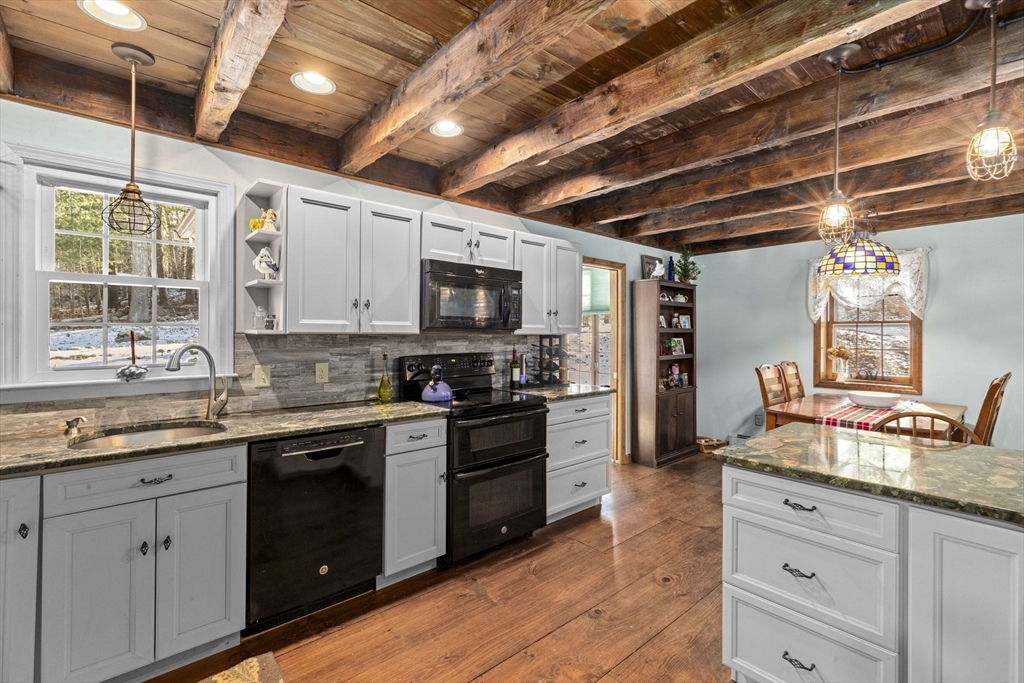 94 Smoke Hill Ridge Road Marshfield, MA 02050 - Photo 7 of 33 Gallery Image 7