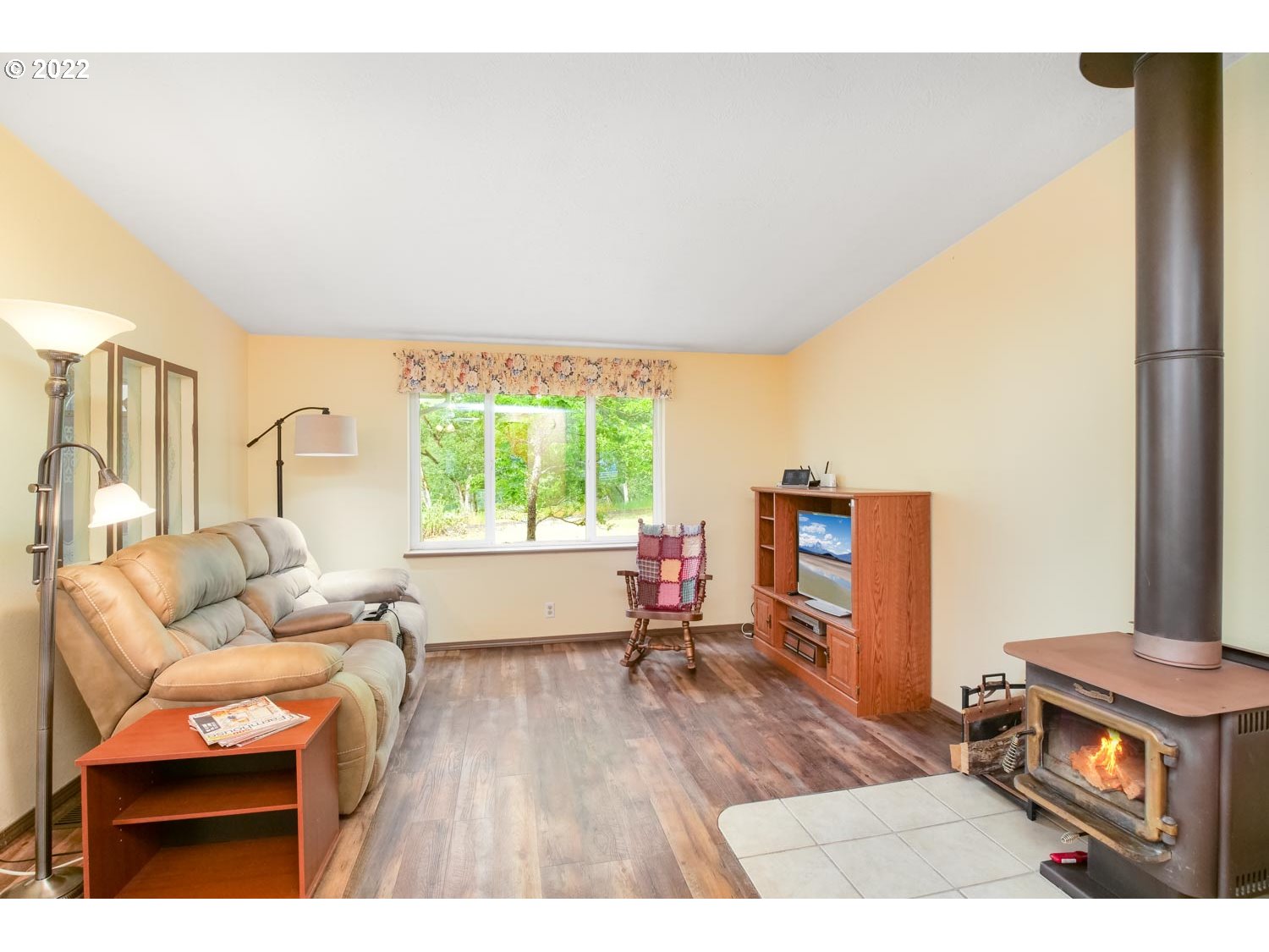 14330 North Bank Road Roseburg, OR 97470 - Photo 11 of 32 Gallery Image 11