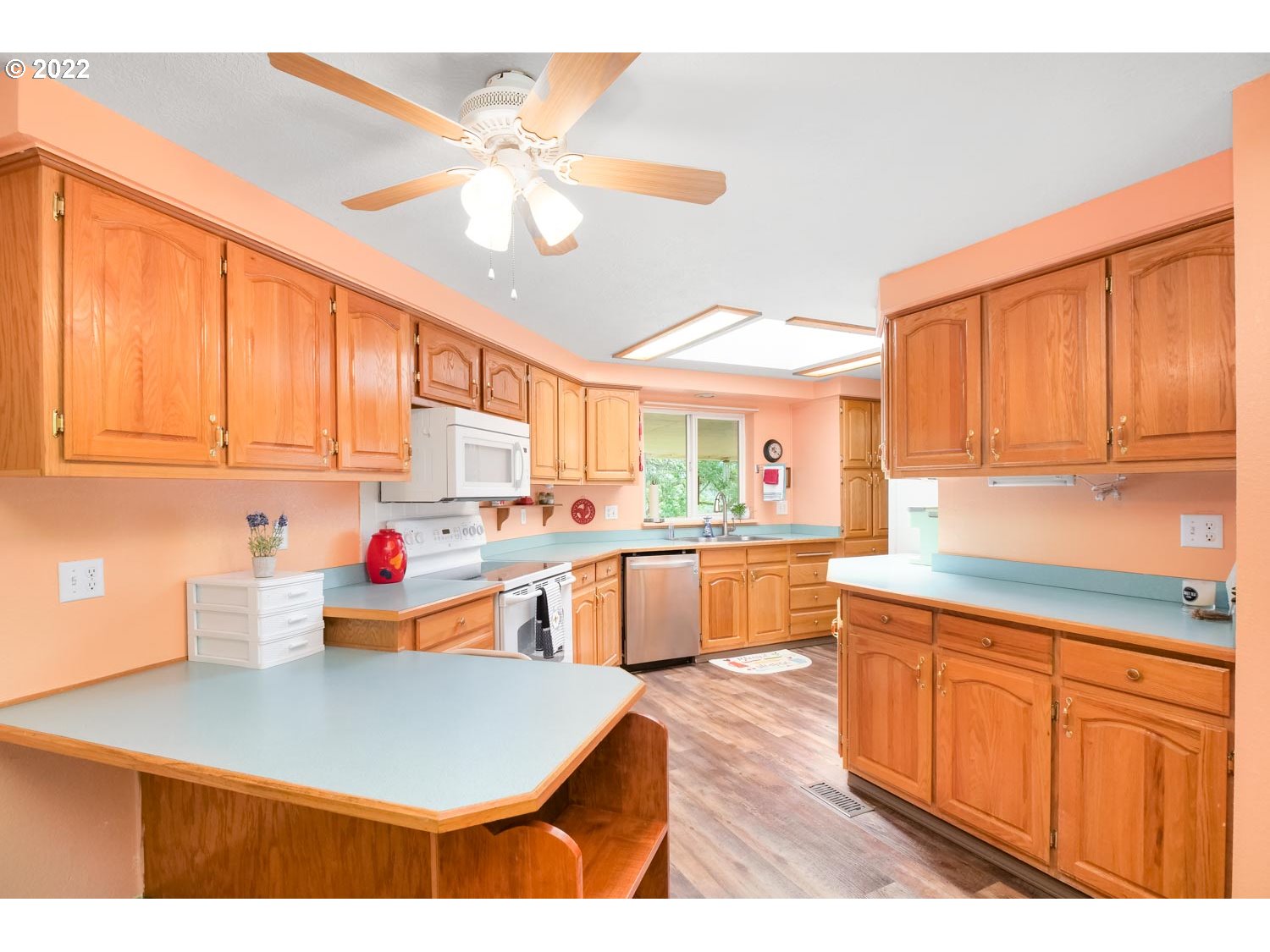 14330 North Bank Road Roseburg, OR 97470 - Photo 13 of 32 Gallery Image 13
