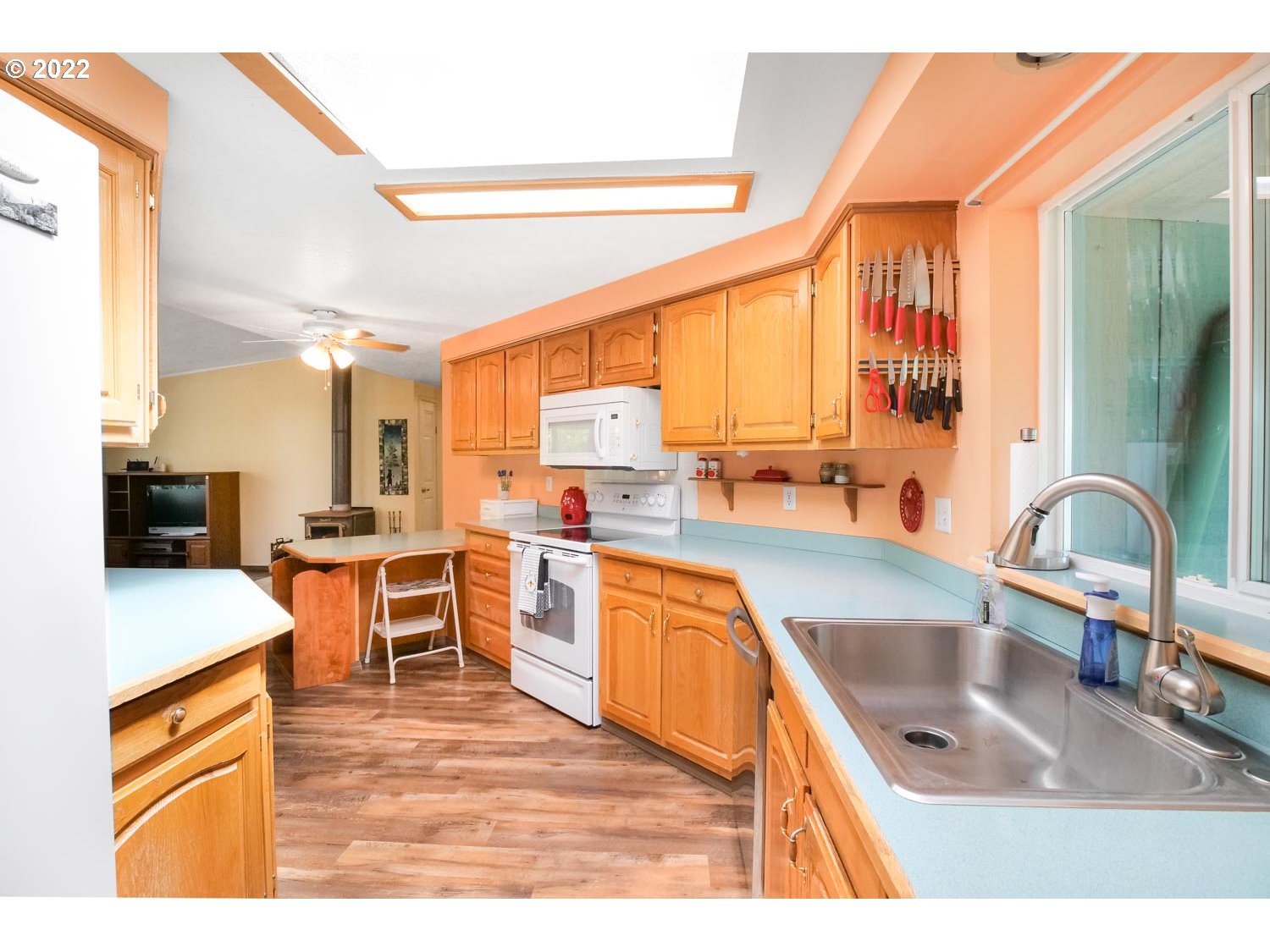 14330 North Bank Road Roseburg, OR 97470 - Photo 14 of 32 Gallery Image 14
