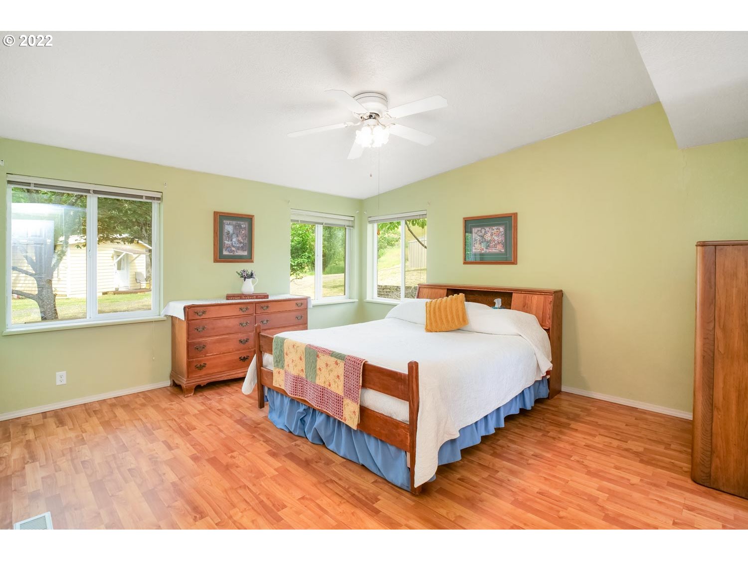 14330 North Bank Road Roseburg, OR 97470 - Photo 15 of 32 Gallery Image 15