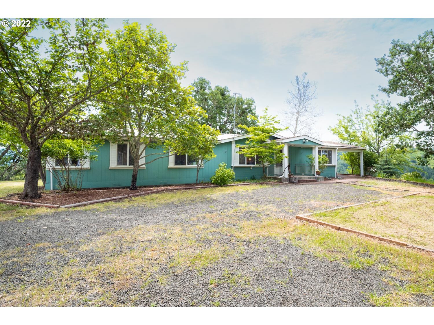 14330 North Bank Road Roseburg, OR 97470 - Photo 5 of 32 Gallery Image 5