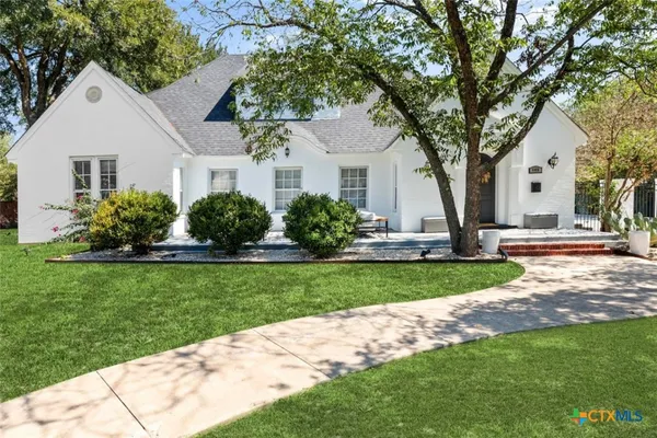 $685,000 | 445 North Wall Street, Belton, TX 76513