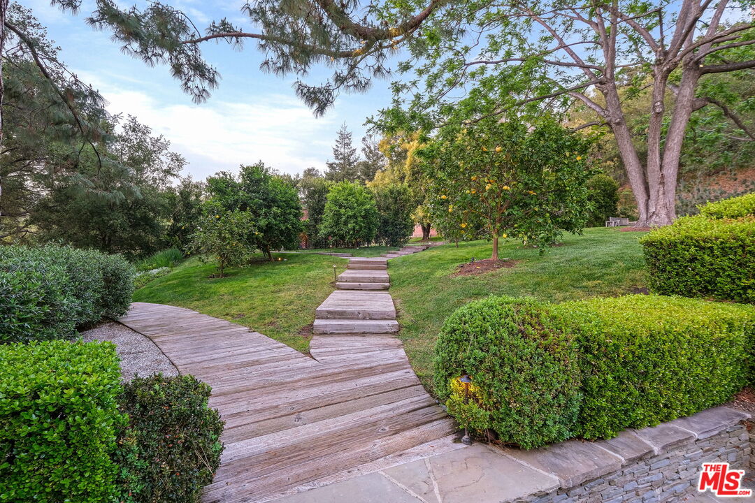 14100 Rustic Lane Pacific Palisades, CA 90272 - Photo 35 of 46