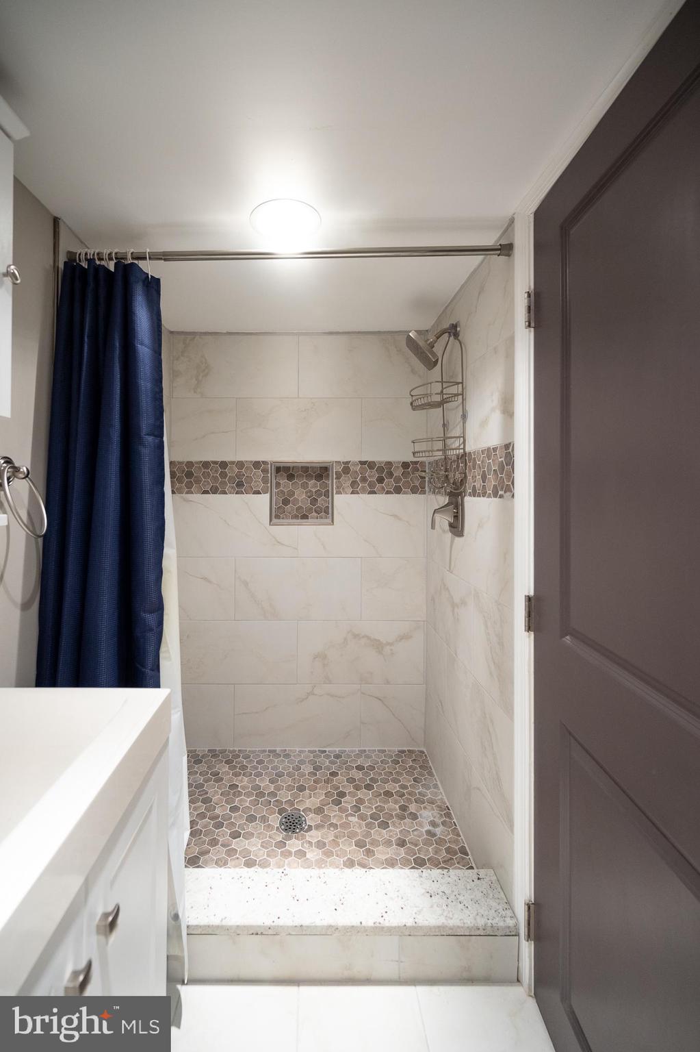 3905 Flowerton Road Baltimore, MD 21229 - Photo 13 of 19