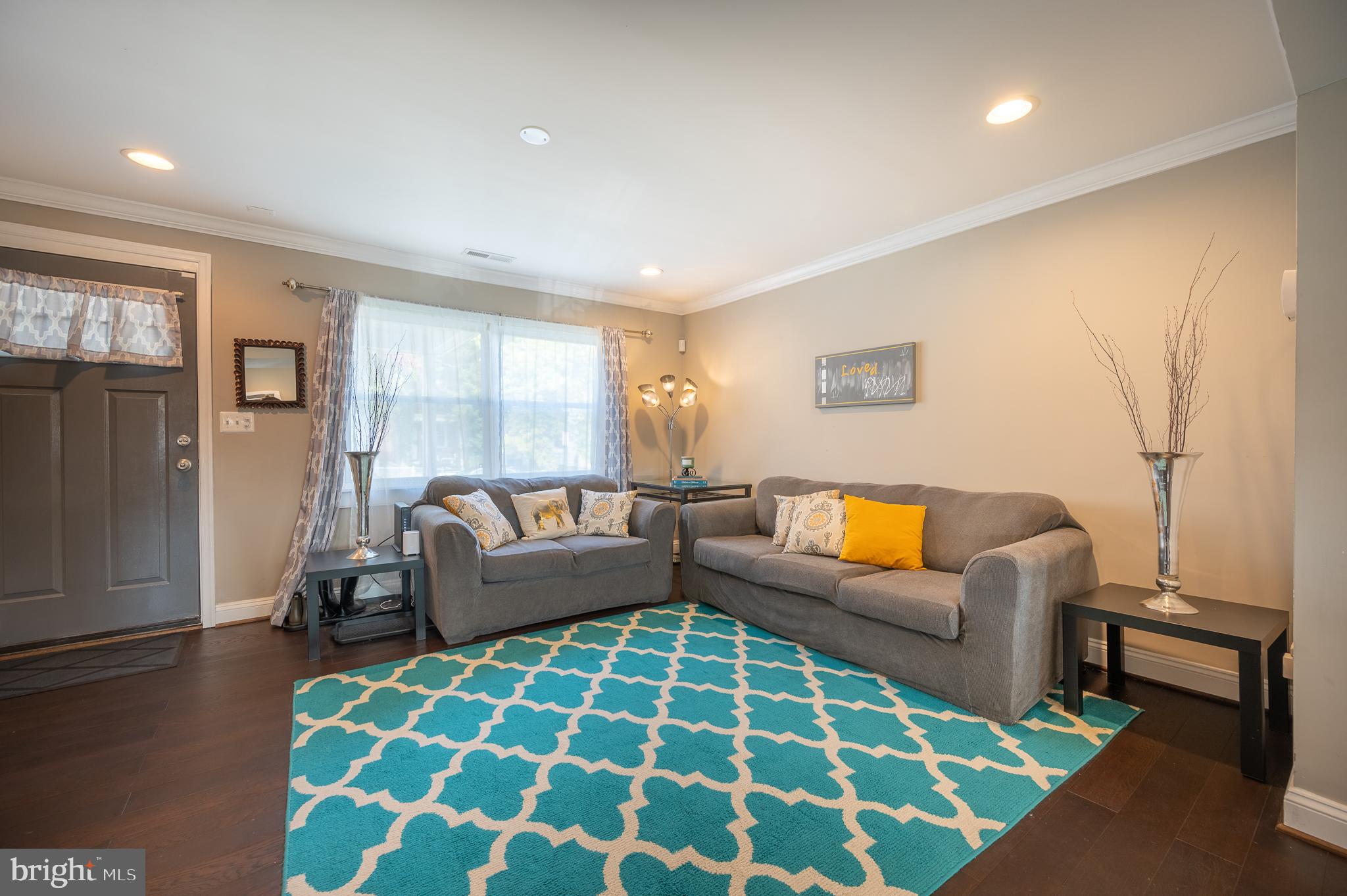 3905 Flowerton Road Baltimore, MD 21229 - Photo 4 of 19