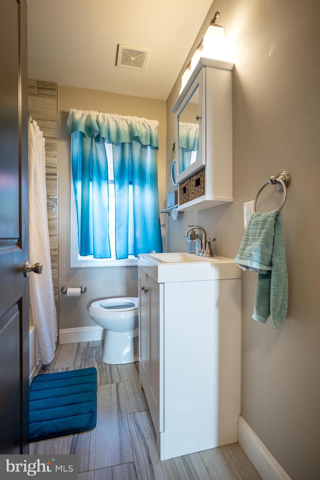 3905 Flowerton Road Baltimore, MD 21229 - Photo 6 of 19