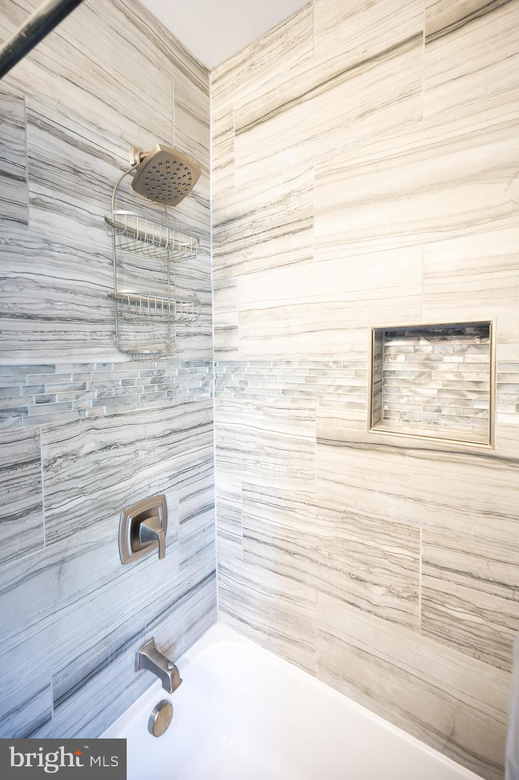 3905 Flowerton Road Baltimore, MD 21229 - Photo 8 of 19
