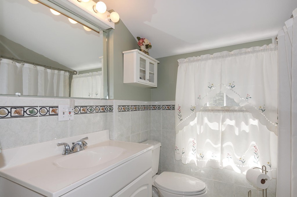 11 Conestoga Road Chelmsford, MA 01824 - Photo 16 of 26 Gallery Image 16
