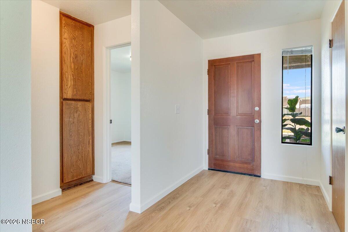 1629 Alexander Avenue Lompoc, CA 93436 - Photo 4 of 27 20-DSC_2814