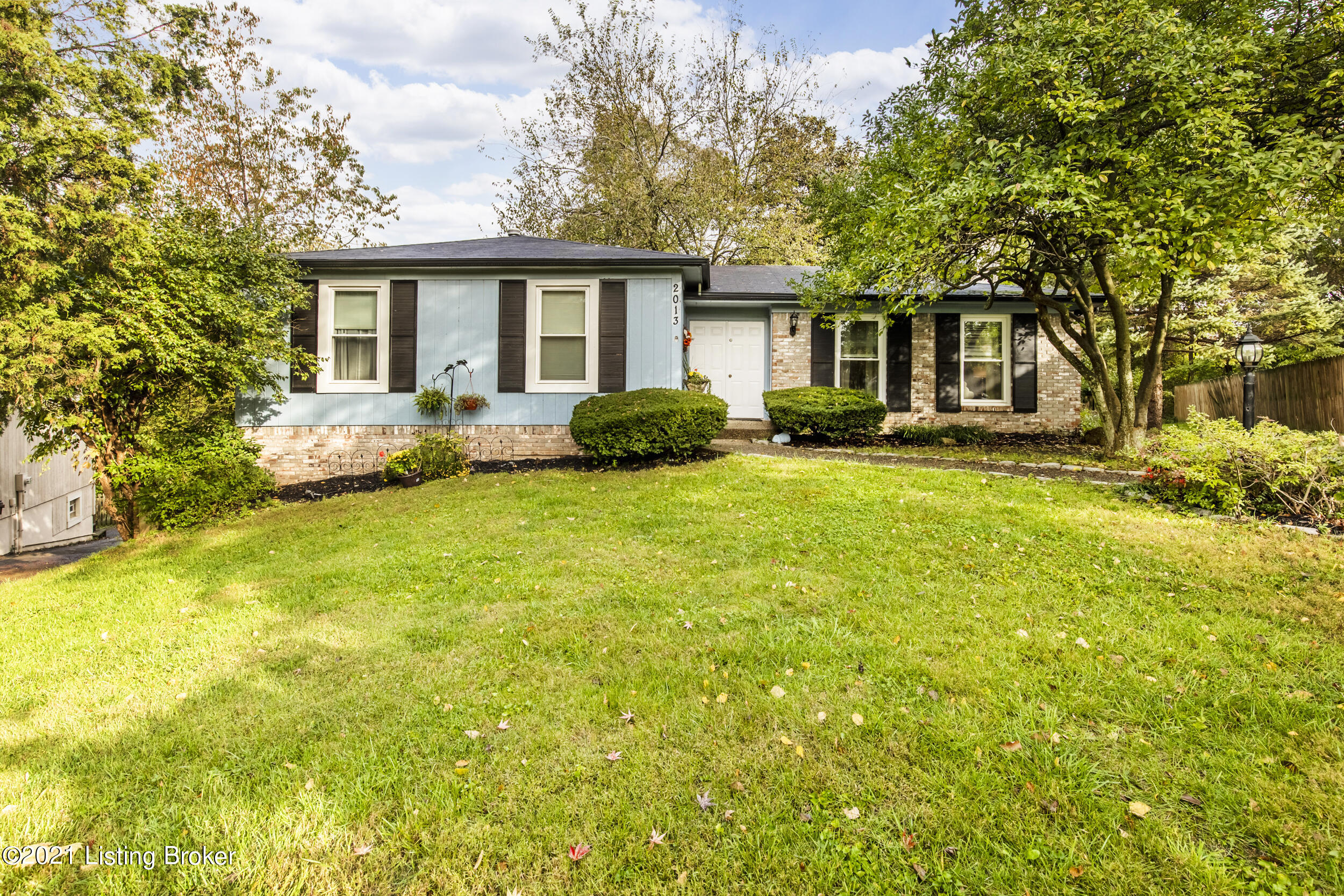 2013 Millgate Road Louisville, KY 40223 - Photo 2 of 36 Wonderful location!