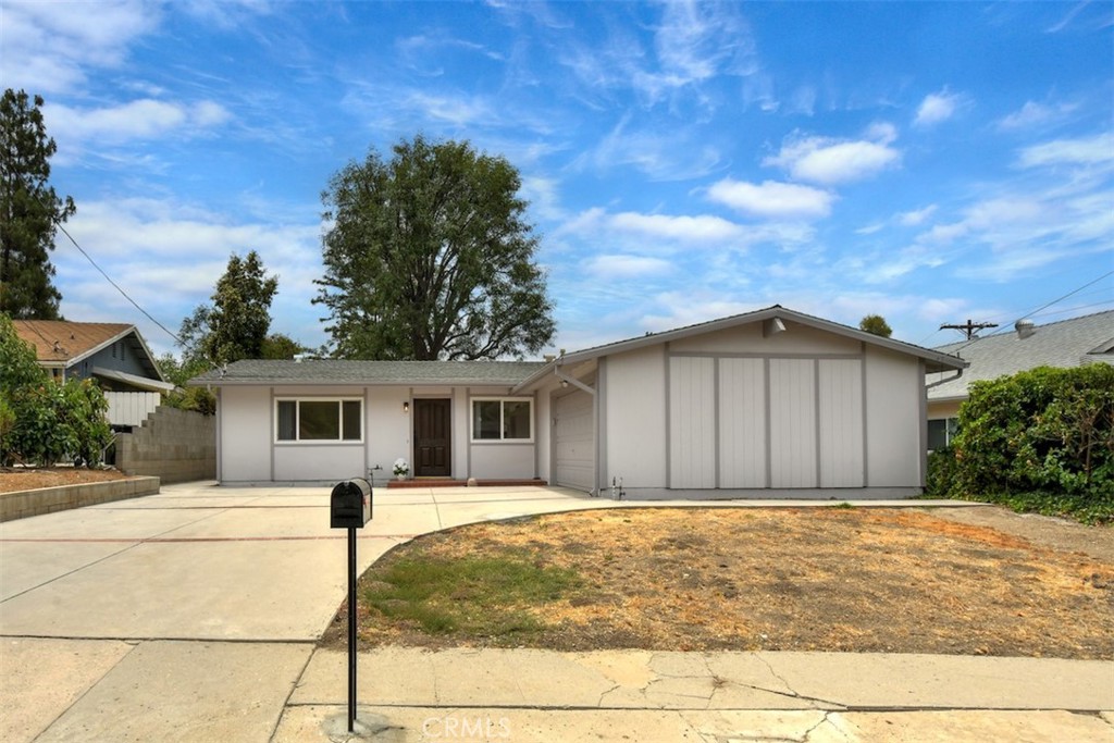 7006 Helmsdale Road West Hills, CA 91307 - Photo 4 of 41