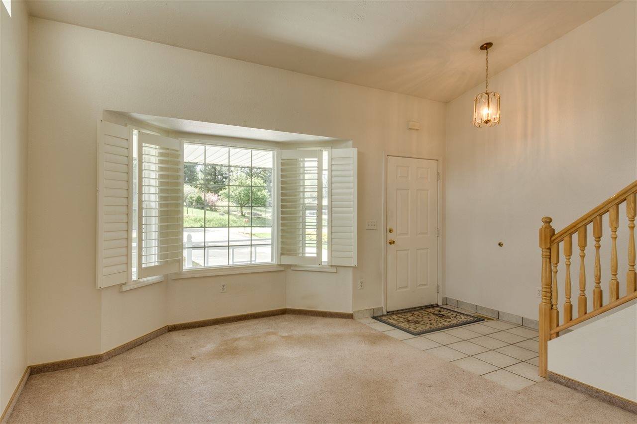 185 North E Stringham Road Rockford, WA 99030 - Photo 3 of 20