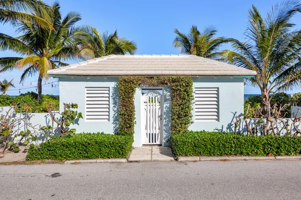 $25,000 | 230 Osceola Way, Palm Beach, FL 33480