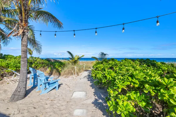 $25,000 | 230 Osceola Way, Palm Beach, FL 33480