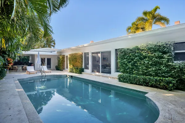 $25,000 | 230 Osceola Way, Palm Beach, FL 33480