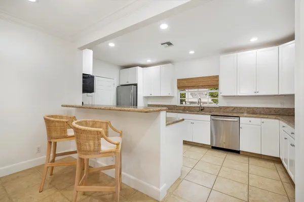 $25,000 | 230 Osceola Way, Palm Beach, FL 33480