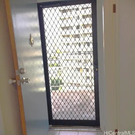 $2,200 | 2542 Date Street, Unit 905, Honolulu, HI 96826