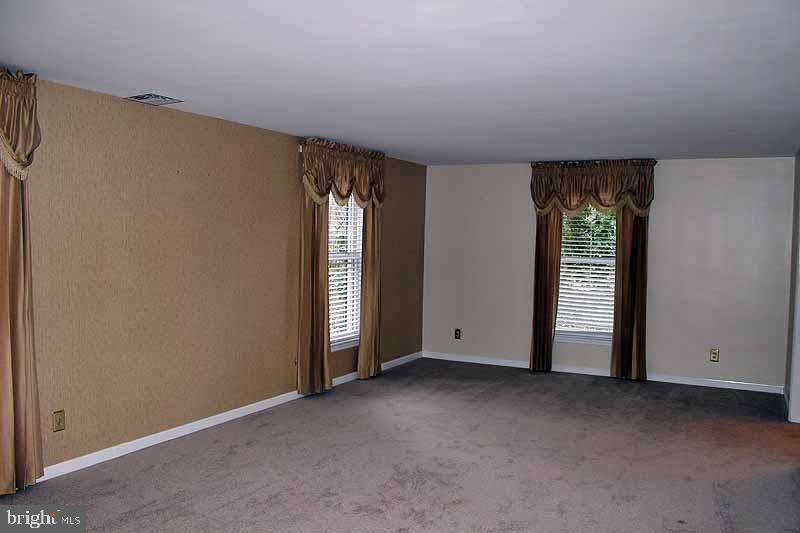 2740 Spring Valley Road Lancaster, PA 17601 - Photo 4 of 24 Gallery Image 4