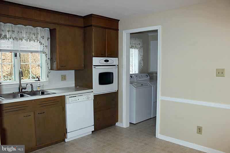 2740 Spring Valley Road Lancaster, PA 17601 - Photo 6 of 24 Gallery Image 6
