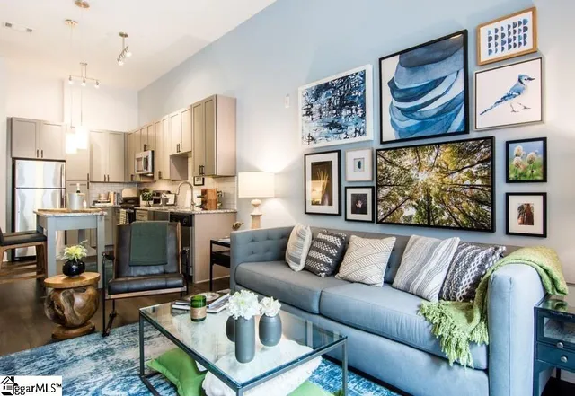 $1,806 | 212 East Broad Street, Unit GINGHAM, Greenville, SC 29601