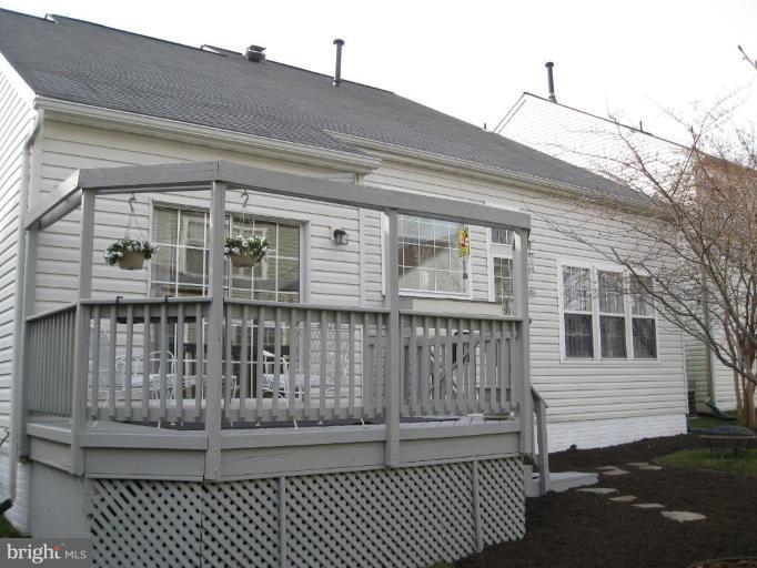2456 Arctic Fox Way Reston, VA 20191 - Photo 14 of 26 Deck