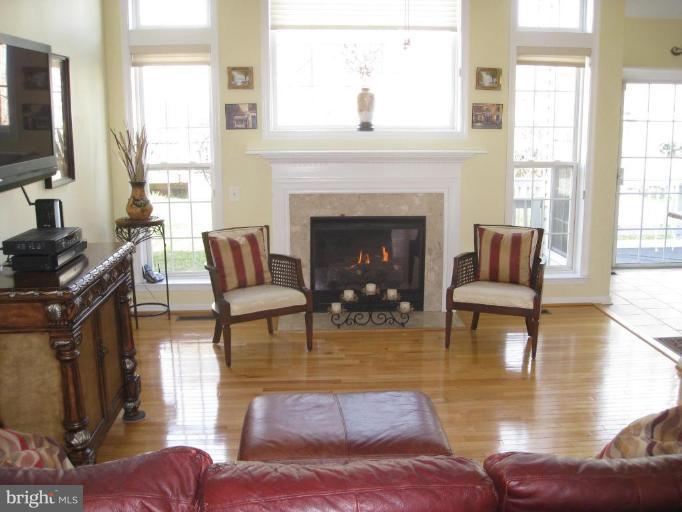 2456 Arctic Fox Way Reston, VA 20191 - Photo 15 of 26 Family Room