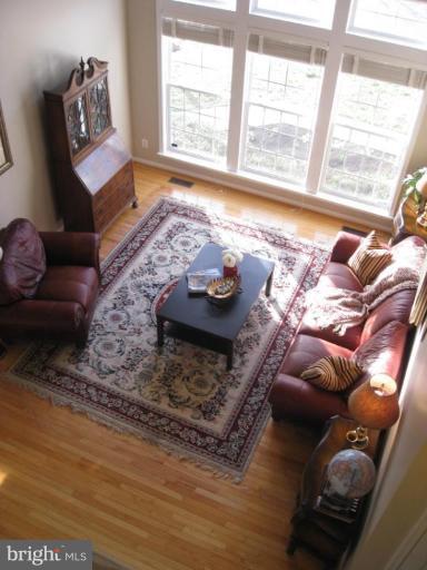 2456 Arctic Fox Way Reston, VA 20191 - Photo 10 of 26 Living Room #2