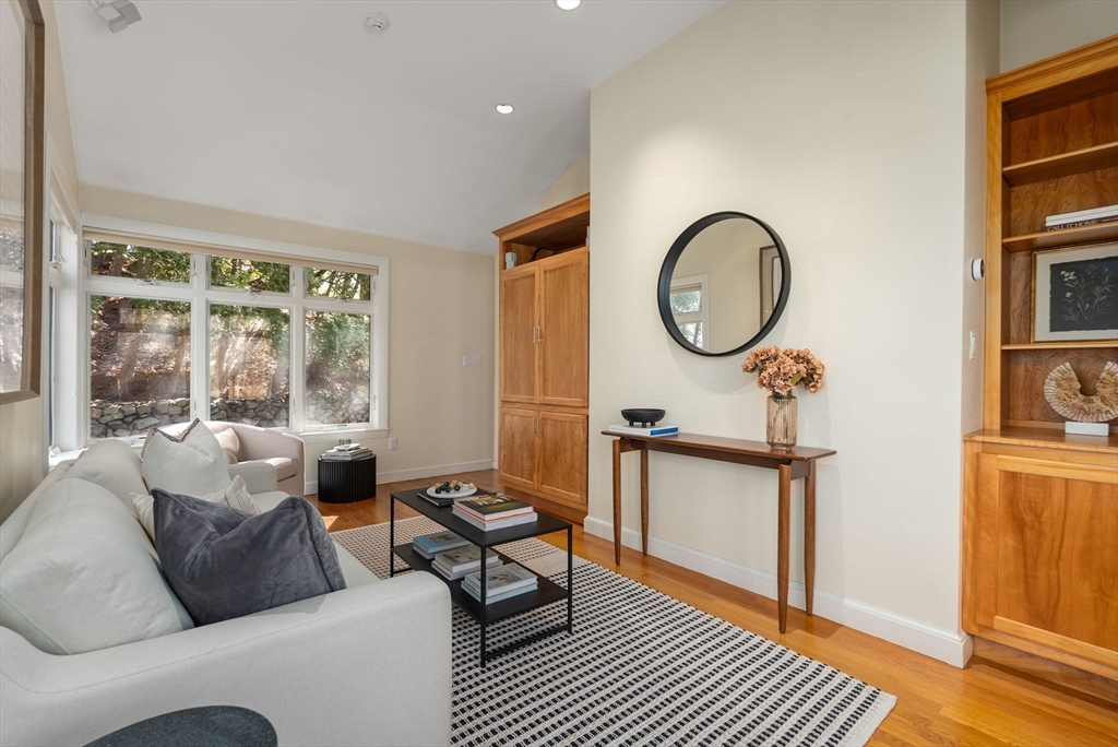 160 Varick Road Newton, MA 02468 - Photo 12 of 42