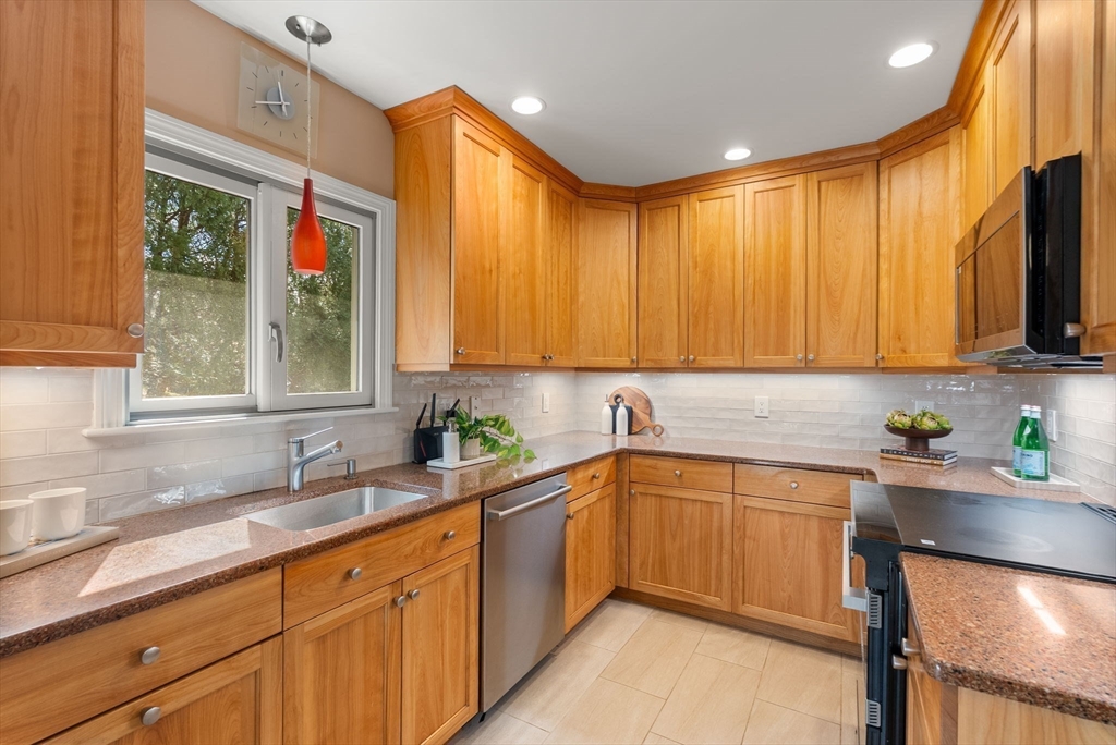 160 Varick Road Newton, MA 02468 - Photo 13 of 42