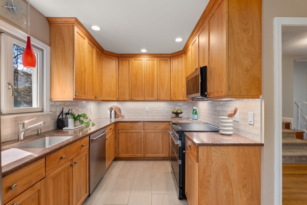 160 Varick Road Newton, MA 02468 - Photo 14 of 42