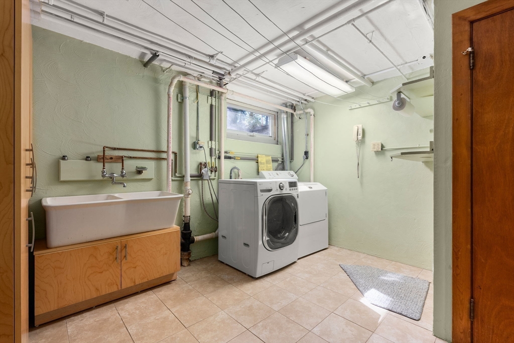 160 Varick Road Newton, MA 02468 - Photo 36 of 42