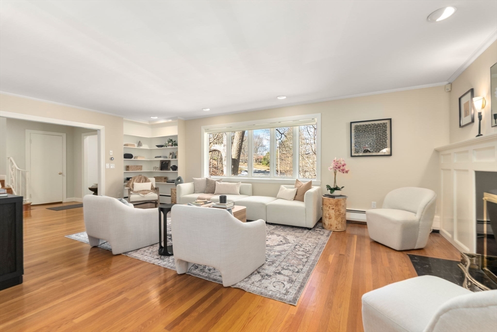 160 Varick Road Newton, MA 02468 - Photo 4 of 42