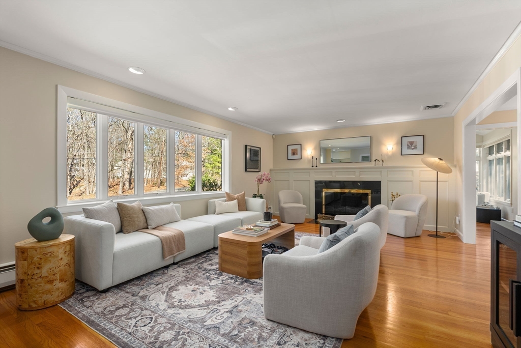 160 Varick Road Newton, MA 02468 - Photo 5 of 42