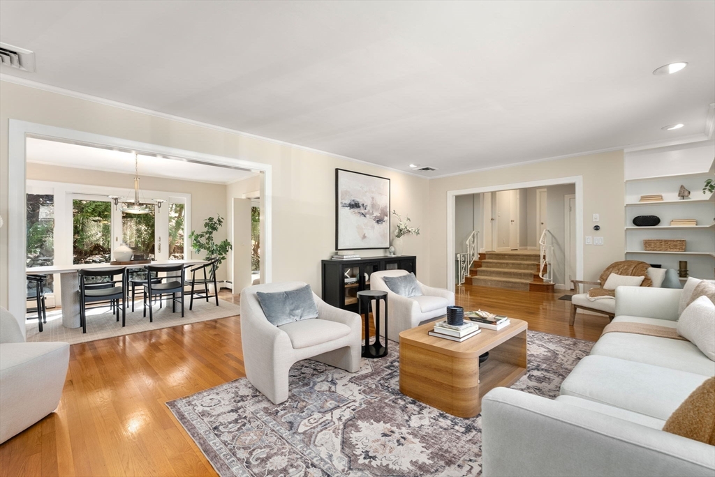 160 Varick Road Newton, MA 02468 - Photo 8 of 42