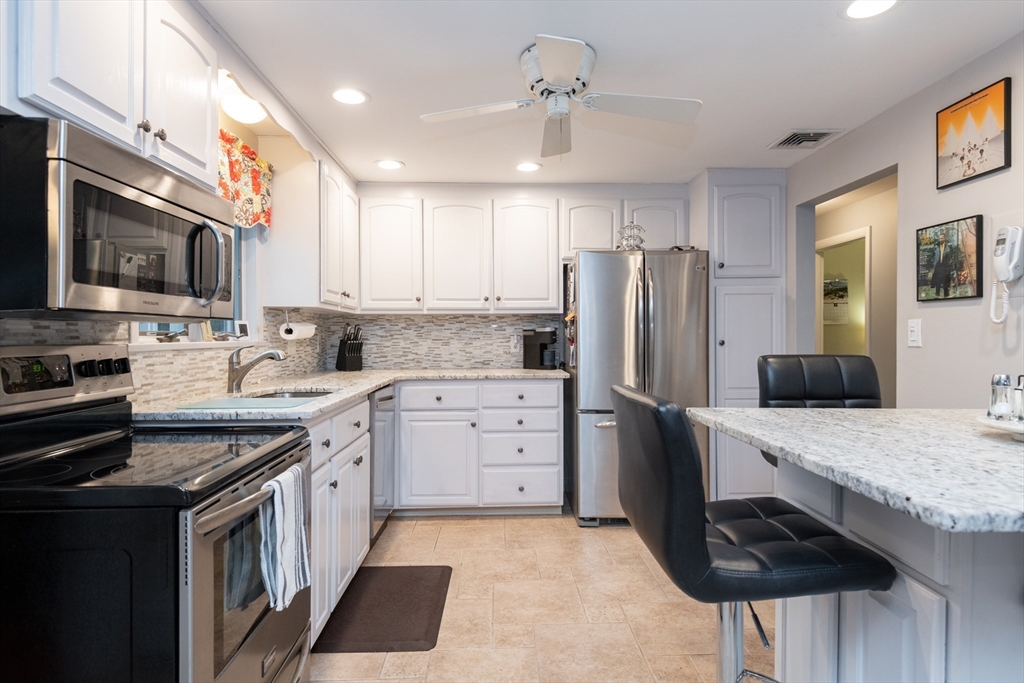 22 Cherry Hill Avenue Salem, MA 01970 - Photo 11 of 41