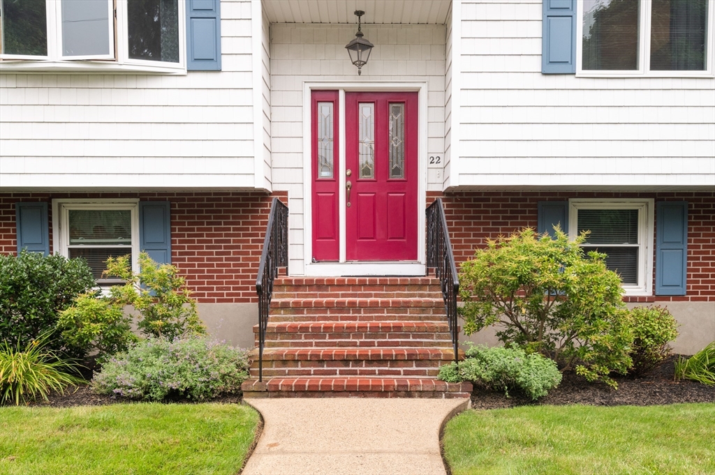 22 Cherry Hill Avenue Salem, MA 01970 - Photo 3 of 41