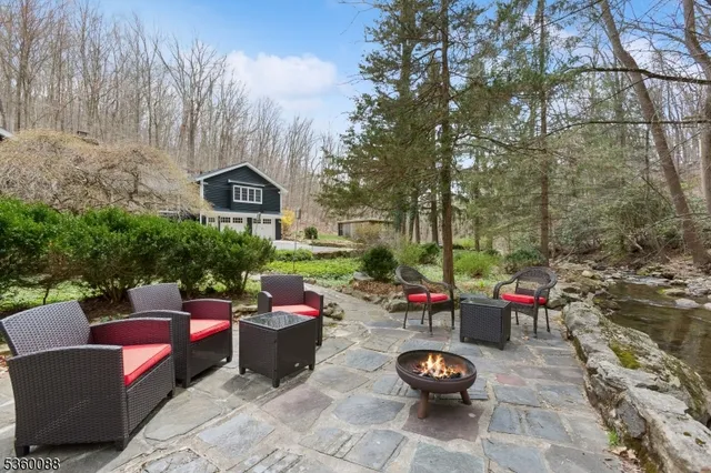 $1,500,000 | 8 Boulder Hill Road, Califon, NJ 07830