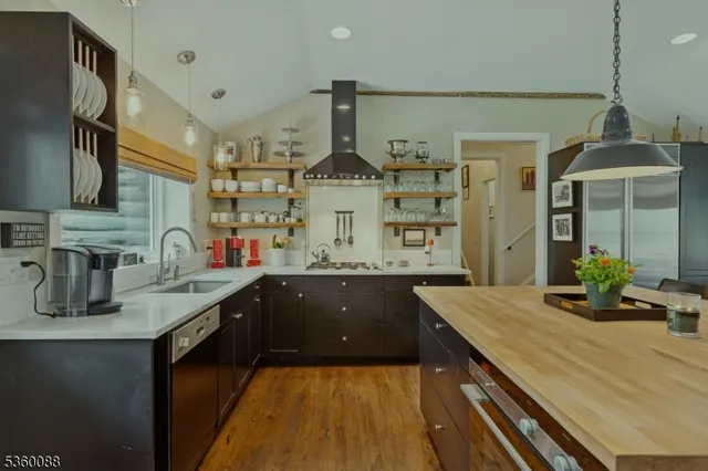 $1,500,000 | 8 Boulder Hill Road, Califon, NJ 07830