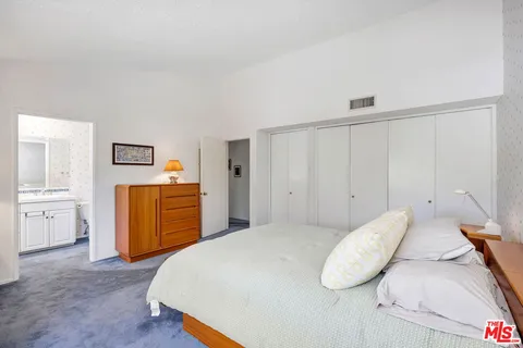 $1,295,000 | 5716 Star Lane, Woodland Hills, CA 91367