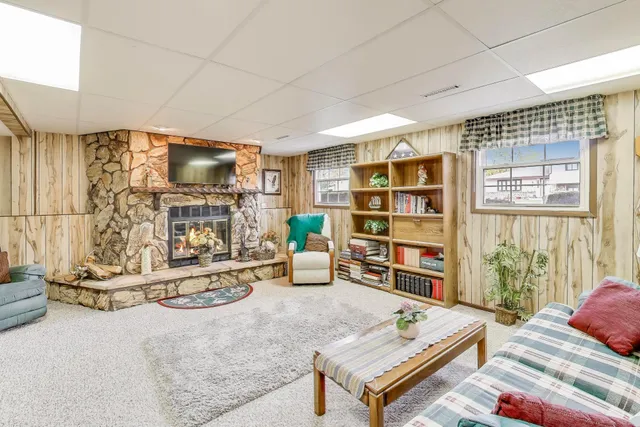 $345,900 | 1707 Valley Court, Schererville, IN 46375