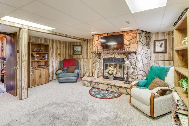 $345,900 | 1707 Valley Court, Schererville, IN 46375