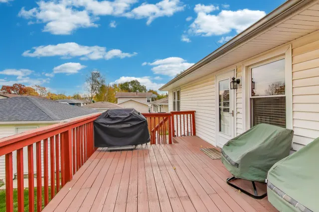 $345,900 | 1707 Valley Court, Schererville, IN 46375