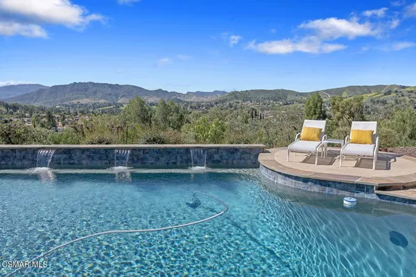 $1,695,000 | 6640 Smoke Tree Avenue, Oak Park, CA 91377
