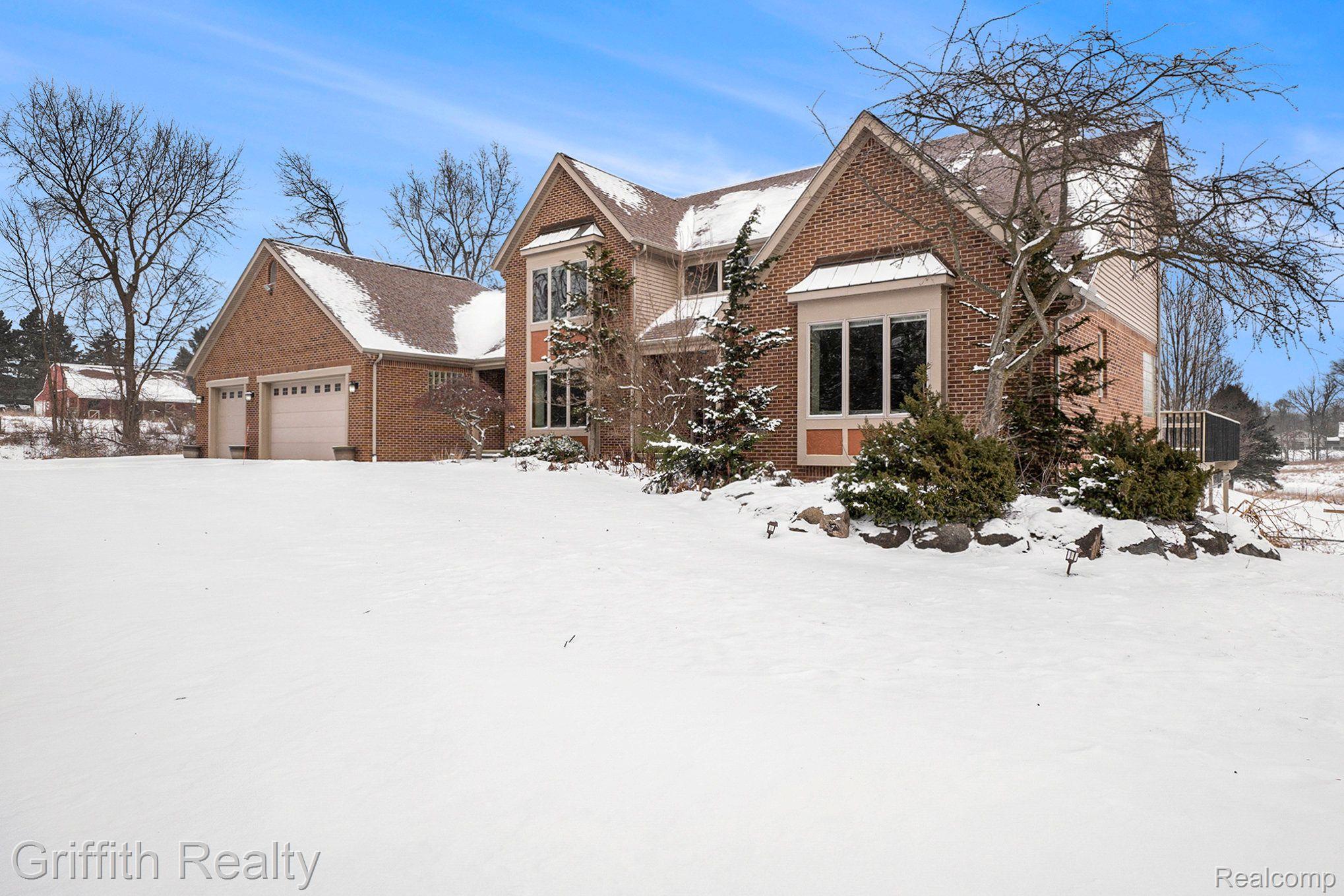 8070 Sheraton Park Road Fenton, MI 48430 - Photo 2 of 47 Gallery Image 2