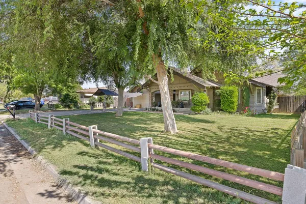 $300,000 | 300 North Berry Road, Tipton, CA 93272