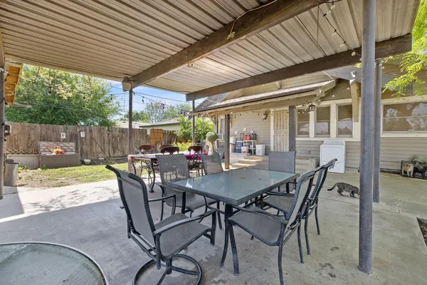 $300,000 | 300 North Berry Road, Tipton, CA 93272