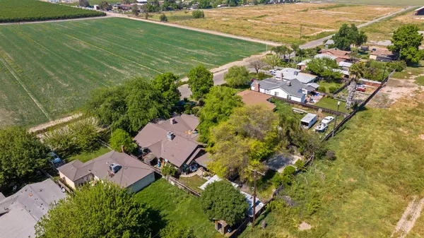 $300,000 | 300 North Berry Road, Tipton, CA 93272
